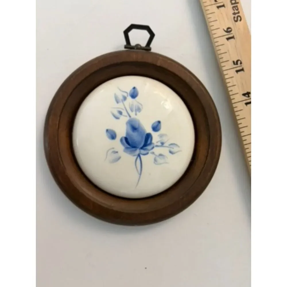 Vtg. Round wood framed ceramic tile with Hand-painted blue floral design